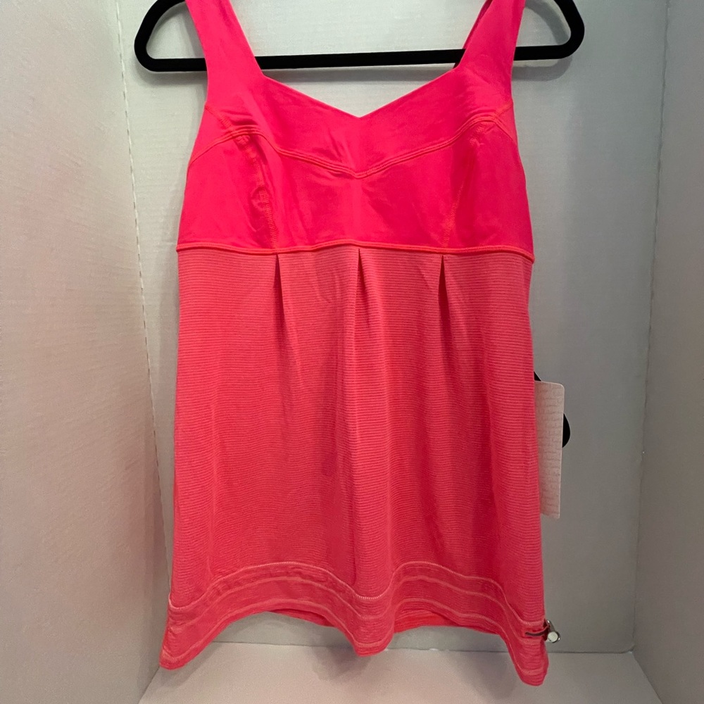 Lululemon Run: Tame Me Tank - Size 8 - NWT